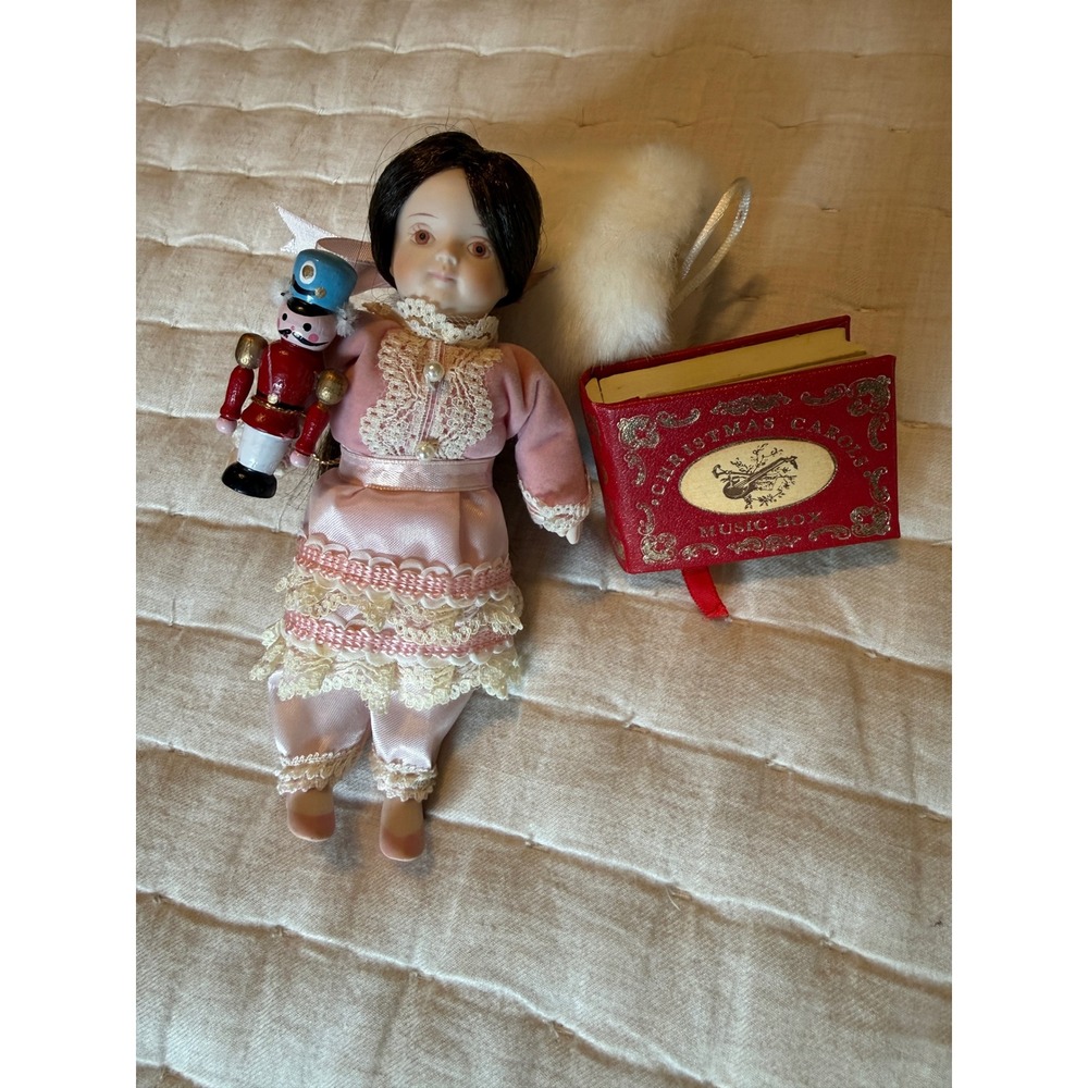 Rare 1987 Pleasant Co Samantha Clara Doll & Christmas Music Box American Girl